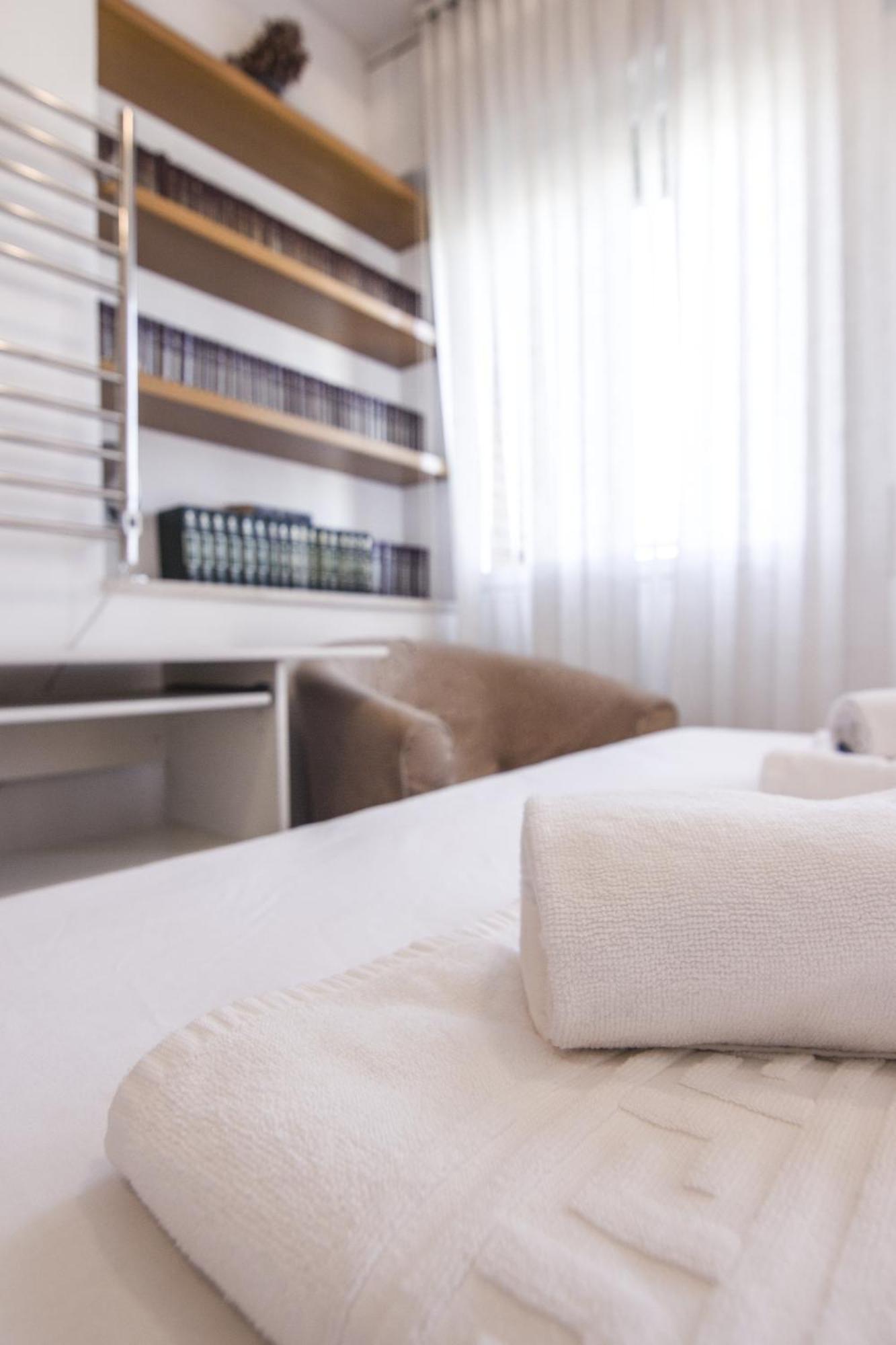 RentalSevilla Confortable apartamento cerca del Barrio de Santa Cruz Esterno foto